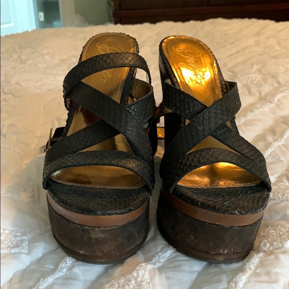 Fergie wedges!